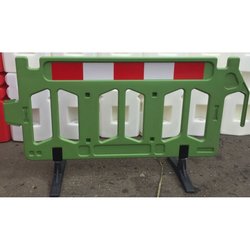 Supporting image for Green Plastic Pedestrian Barrier