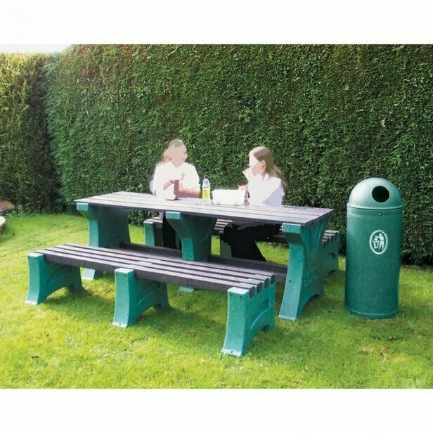 Supporting image for Green Outdoor Table Set - 6 Seater