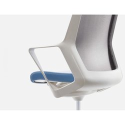 Supporting image for Y610801 - High Mesh Back Chair with arms - image #2