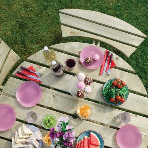 Supporting image for Oxford Round Picnic Table - image #3